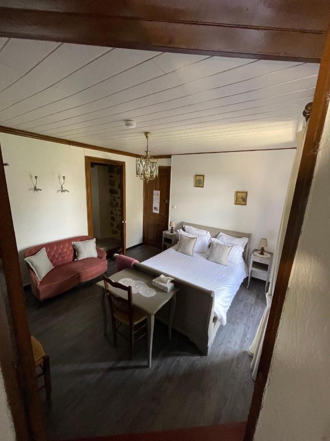 Manoir Du Grail Bed and Breakfast Devesset Eksteriør billede