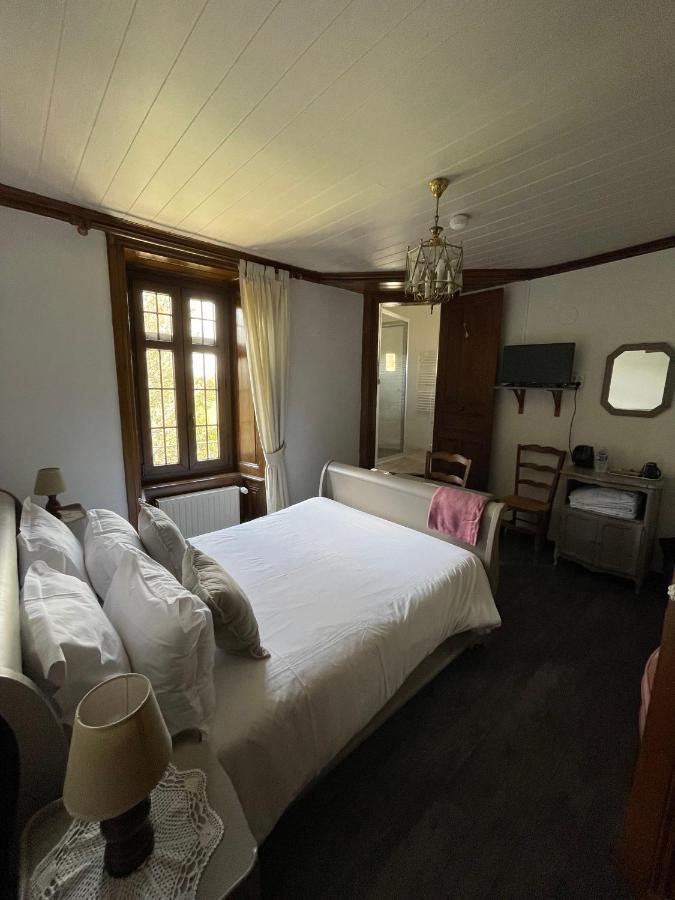 Manoir Du Grail Bed and Breakfast Devesset Eksteriør billede